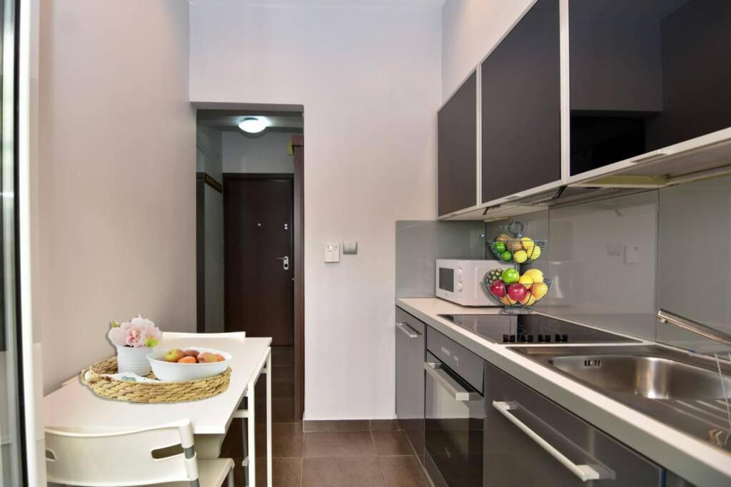 Modern Apartment In The Heart Of The City 라리사 외부 사진