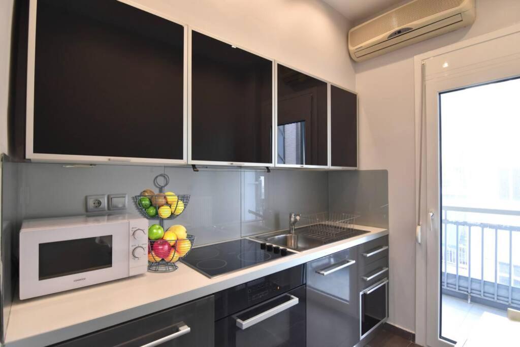 Modern Apartment In The Heart Of The City 라리사 외부 사진