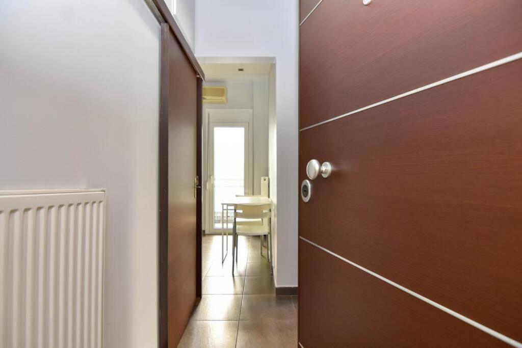 Modern Apartment In The Heart Of The City 라리사 외부 사진